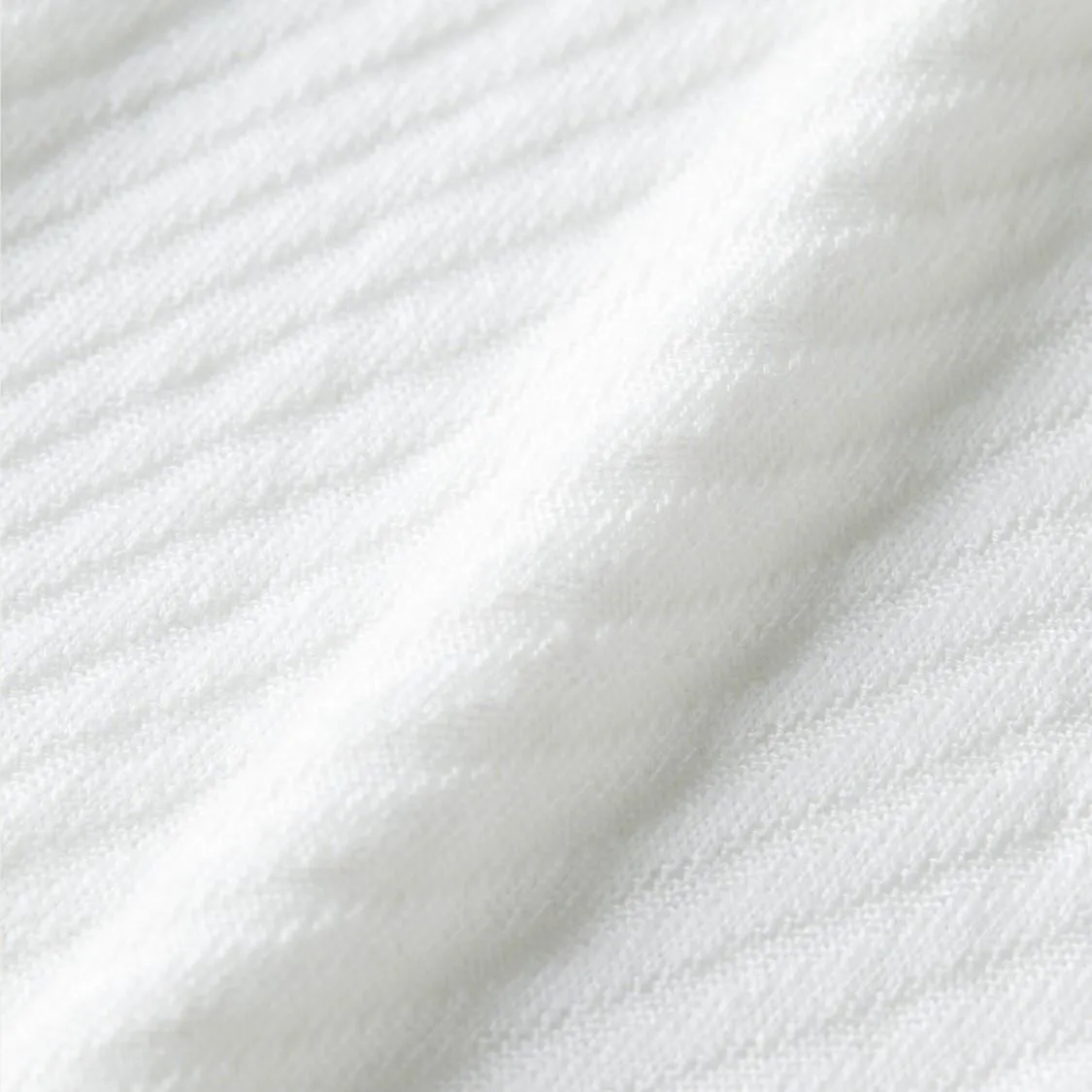 Diagonal Knit Turtleneck (Off-White)